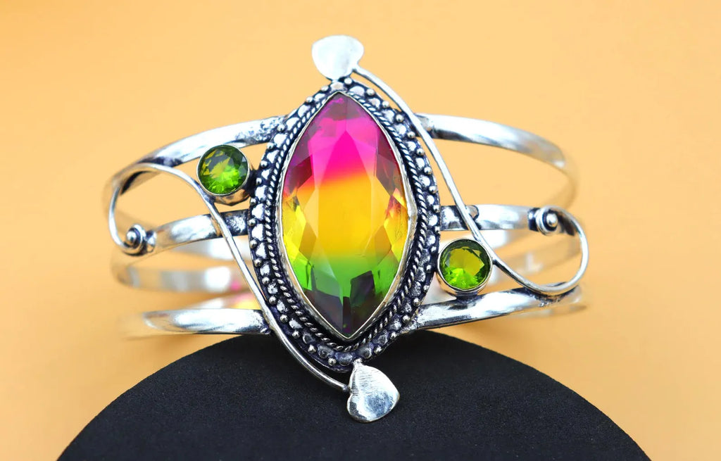 Bracelet jonc en tourmaline bicolore avec pierre péridot en argent oxydé