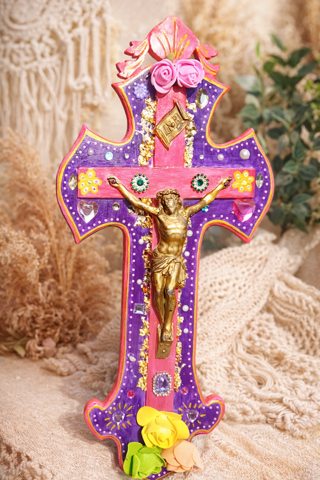 Crucifix violet et or