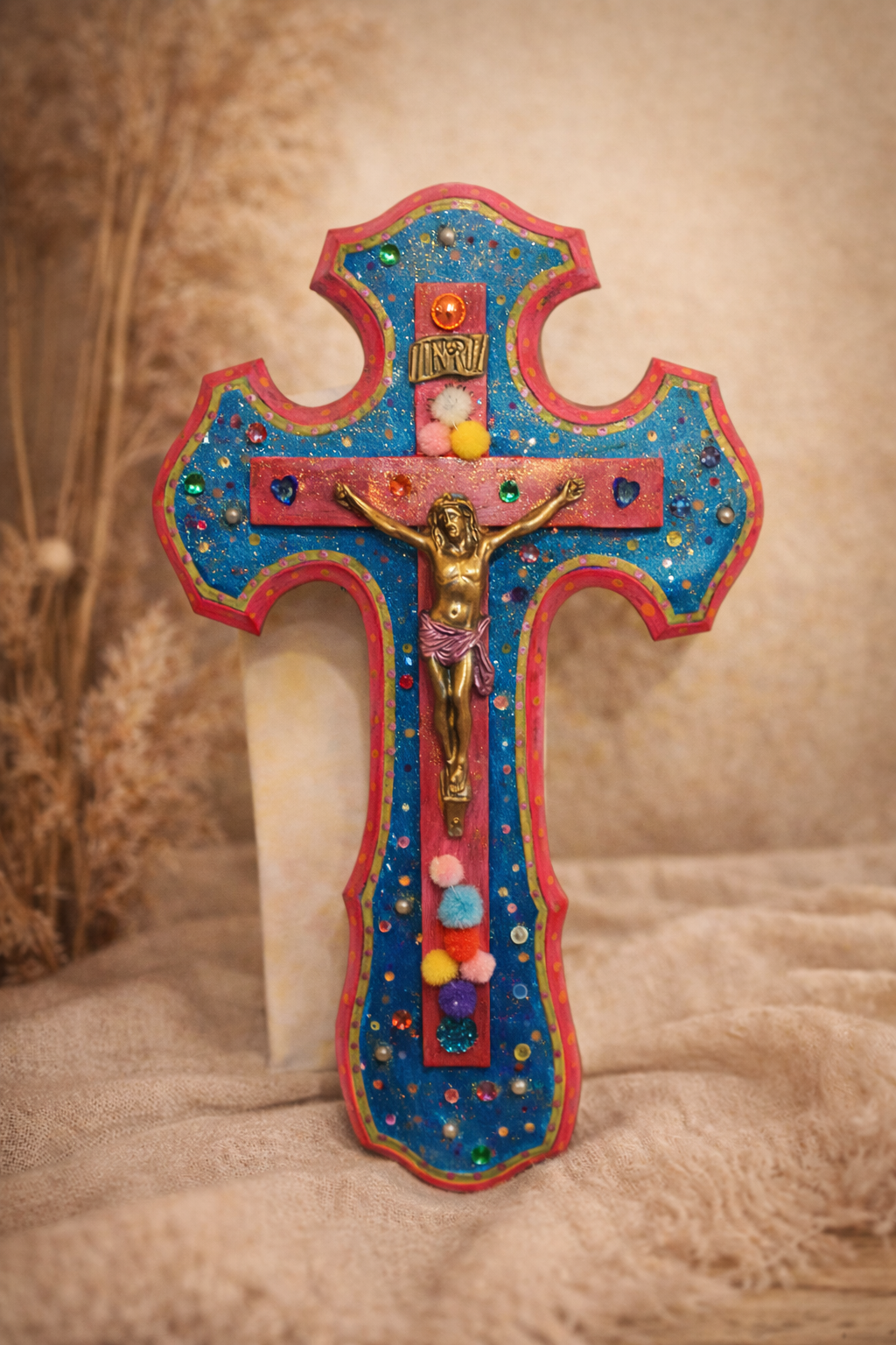 Crucifix bleu et rose à pois