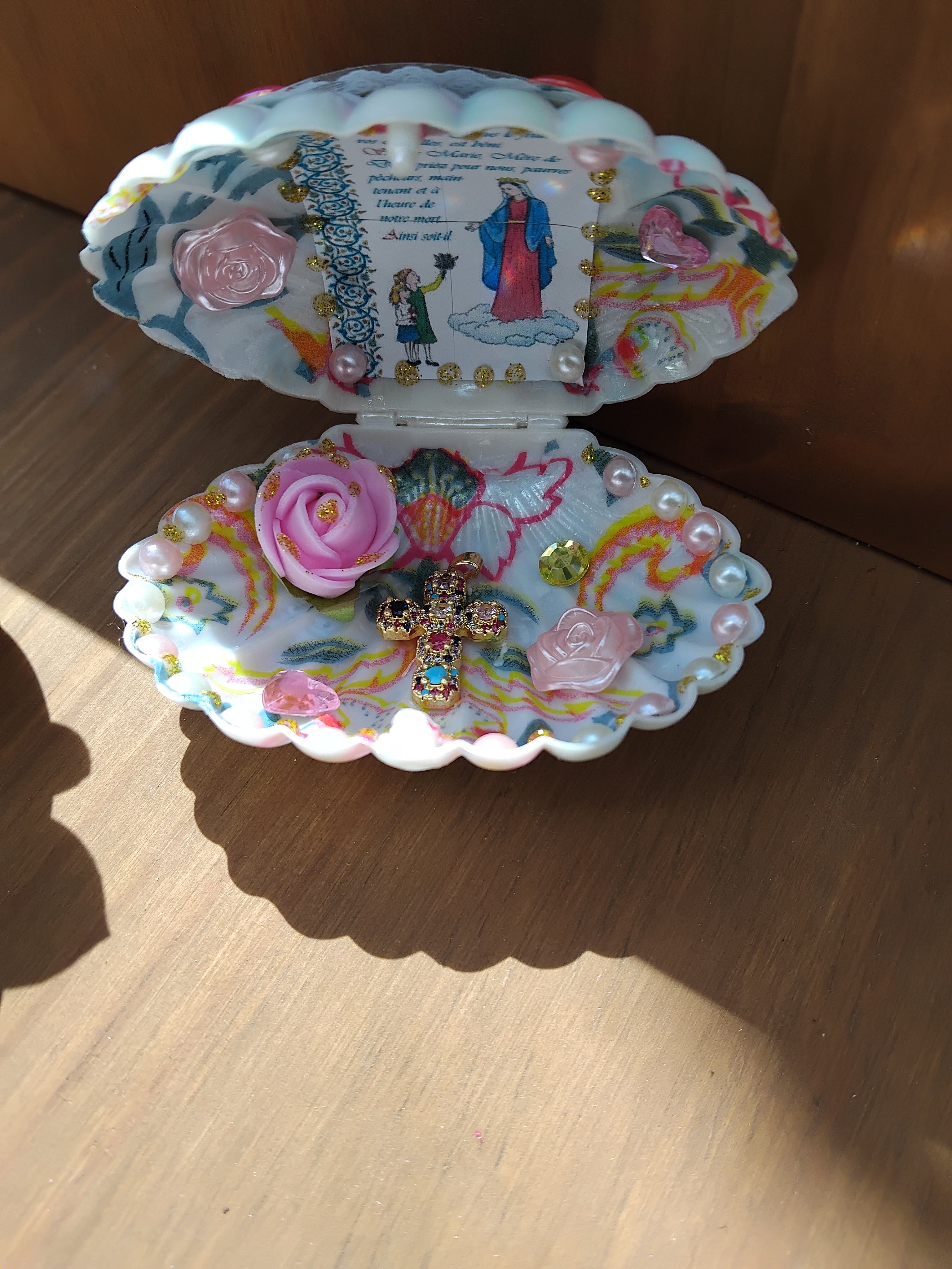 autel coquillage portatif avec prière Vierge Marie