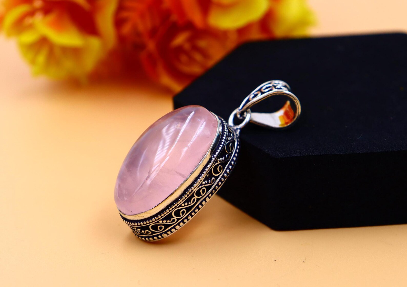 Pendentif en quartz rose en argent oxydé