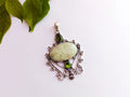 Pendentif en séraphinite et péridot en argent oxydé