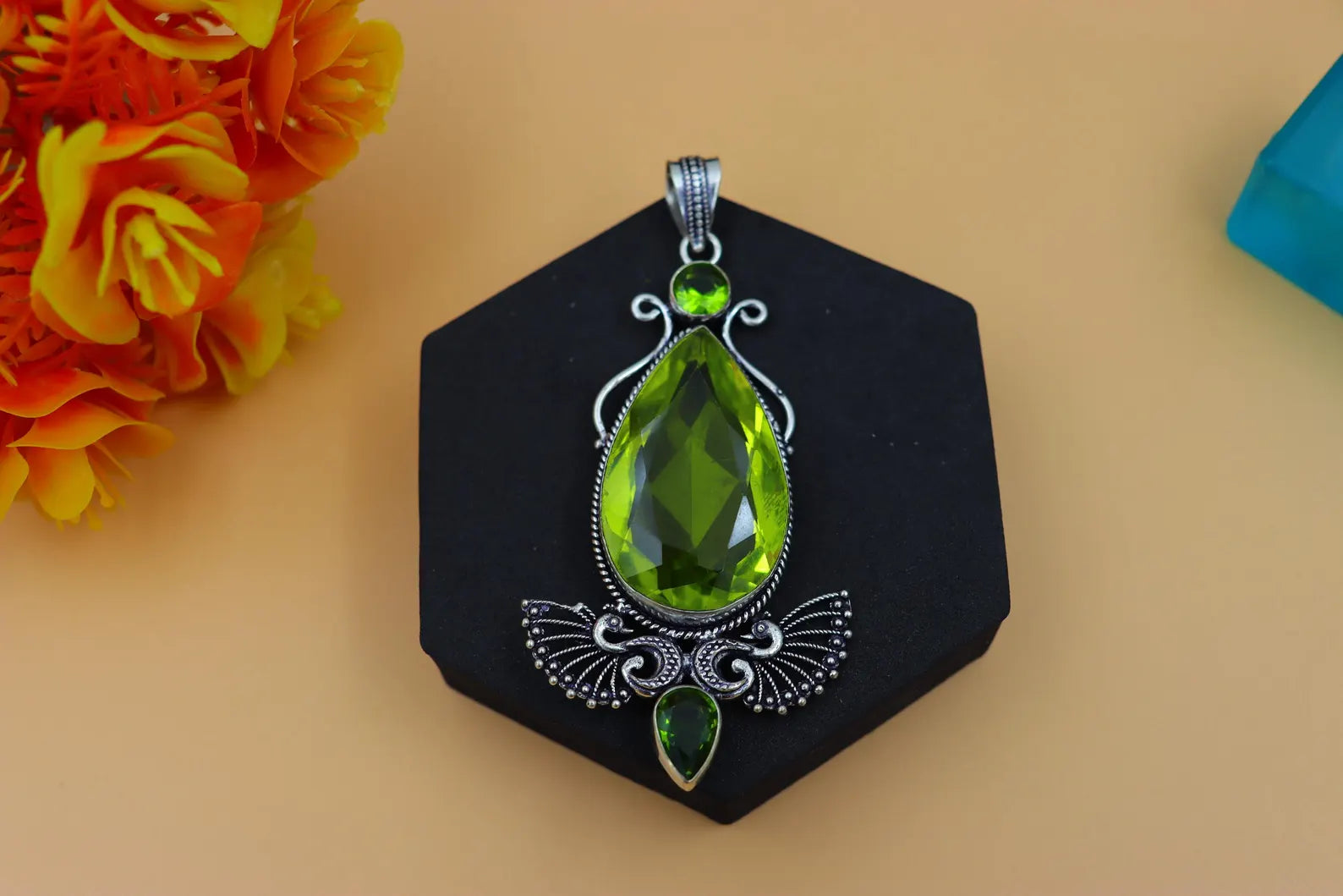 Pendentif en topaze et péridot vert argent et laiton